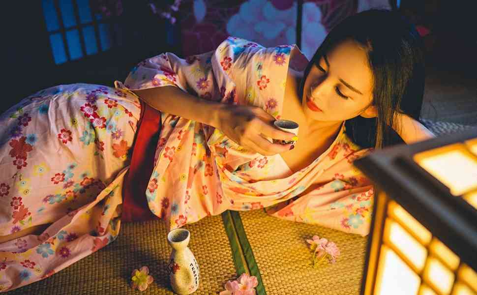 亲姐姐穿上红色秘密武器！海角大神自曝姐弟禁忌激战，花式体位玩到汗水狂喷！