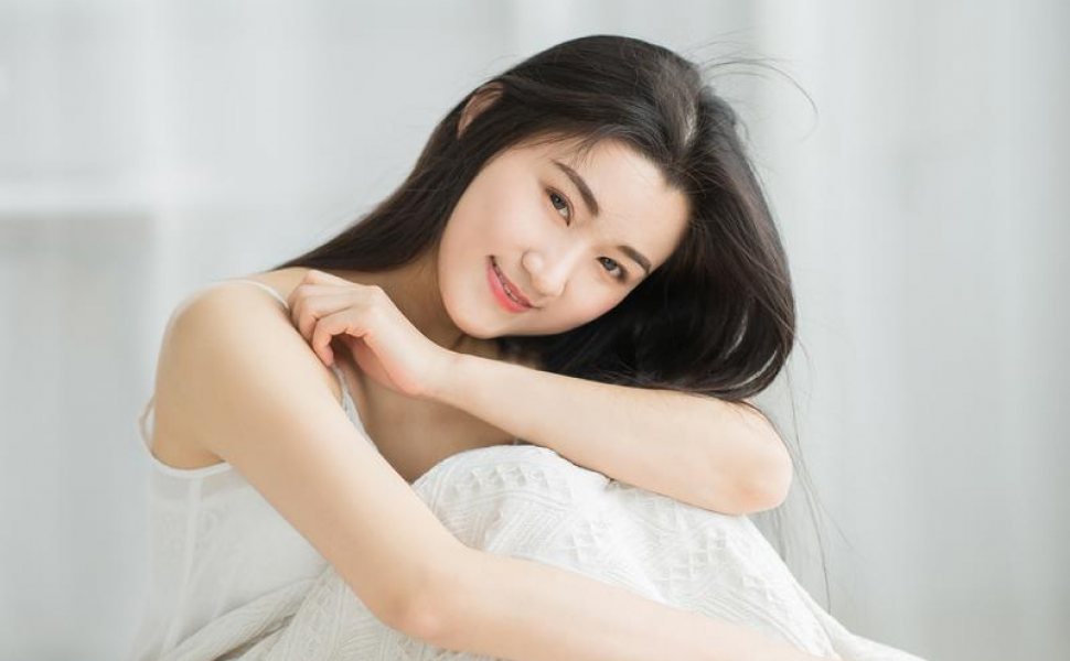 网友热议：唐语棠36F豪乳高清露脸，骑乘后入狂扭肥臀，床都干塌了！