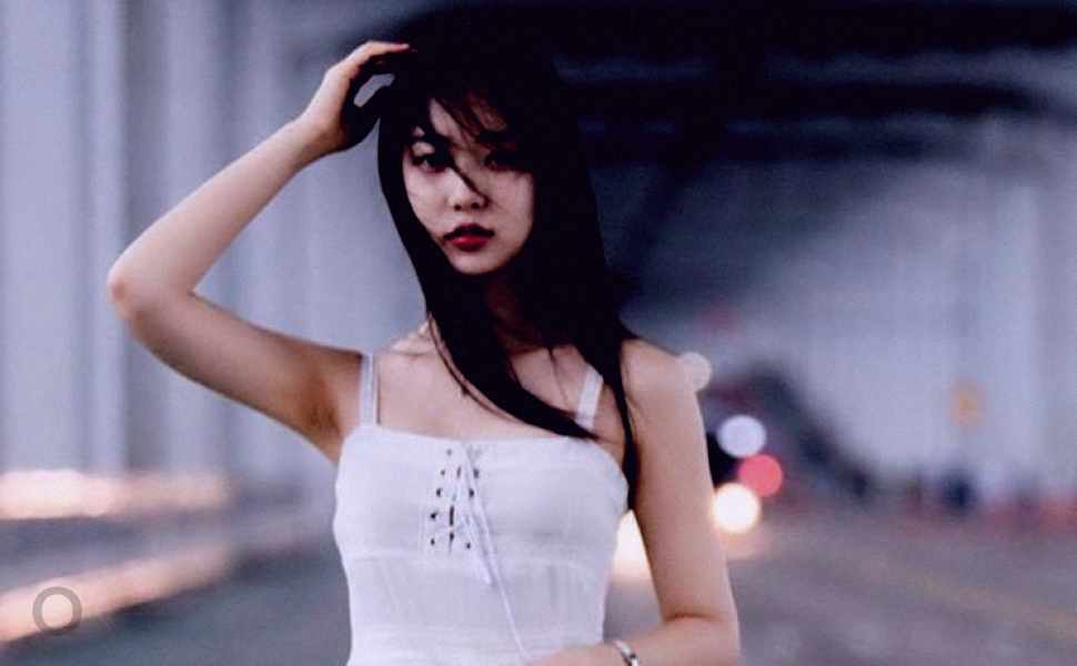 深圳福田这位真·反差女神苗伊娜，颜值身材天花板却在楼道玩露出？自拍视频疯传！