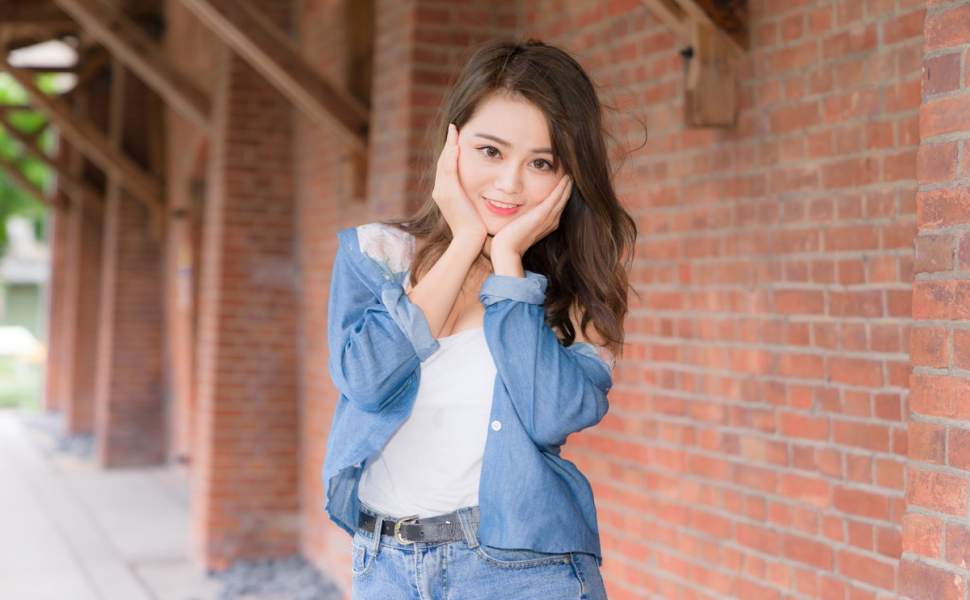 妹夫魅力无法挡？人妻趁妹妹沉睡大胆偷欢，网友热议：这睡功也太强了