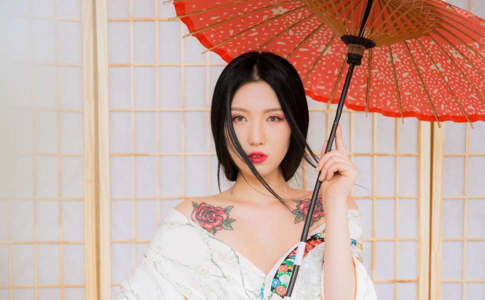 从清纯女神到争议焦点：港大校花黄凯欣遭曝不雅视频，背后真相引人深思