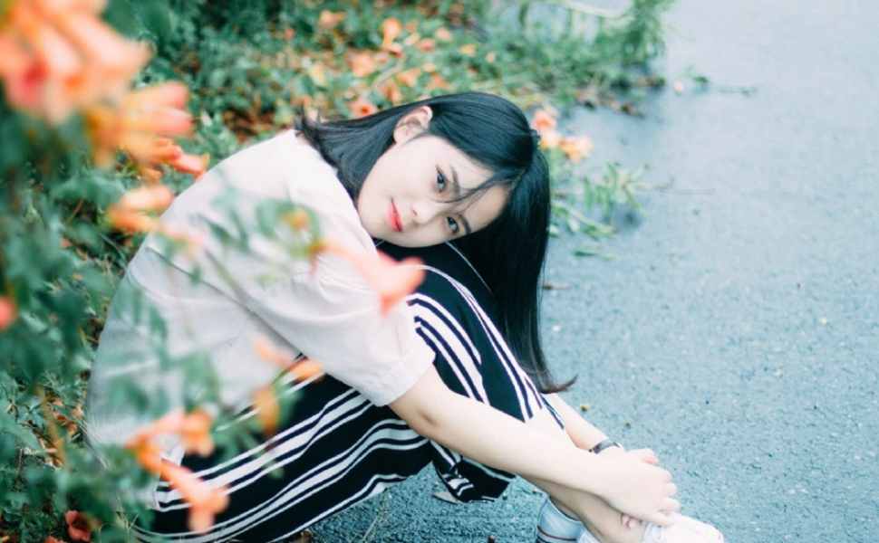 网友热议：高尔夫摇暗黑版合集引爆全网，女神争相模仿却无人能敌她的终极魅力